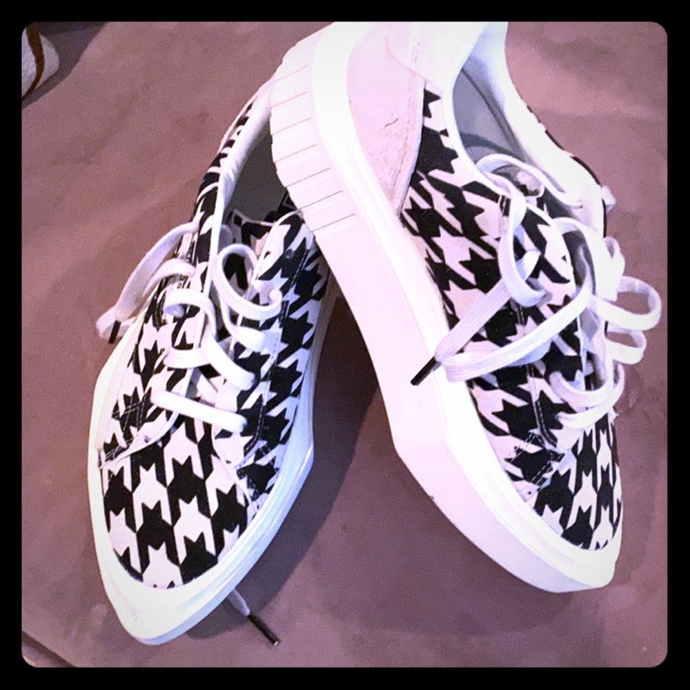 Platform Adidas hypersleek houndstooth sneakers
